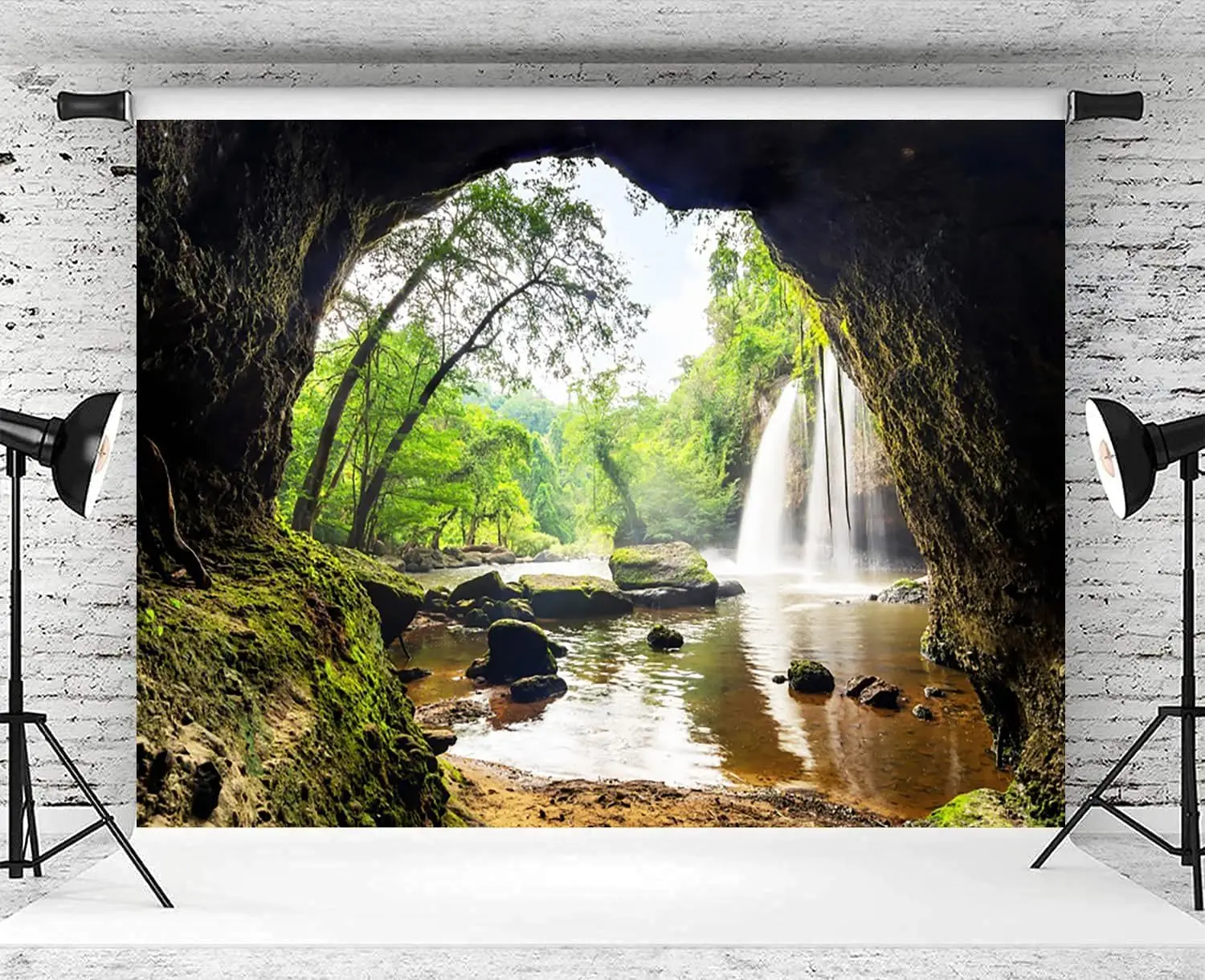 Forest Waterfall Mountain Cave - Outdoor Adventure Background 评论和价格